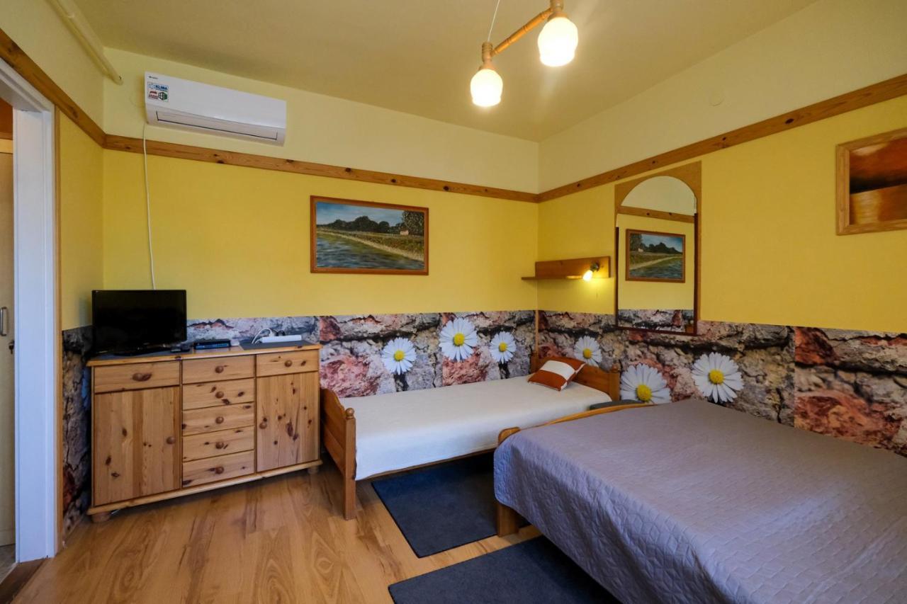 4 Evszak Apartman Gyula Exterior photo